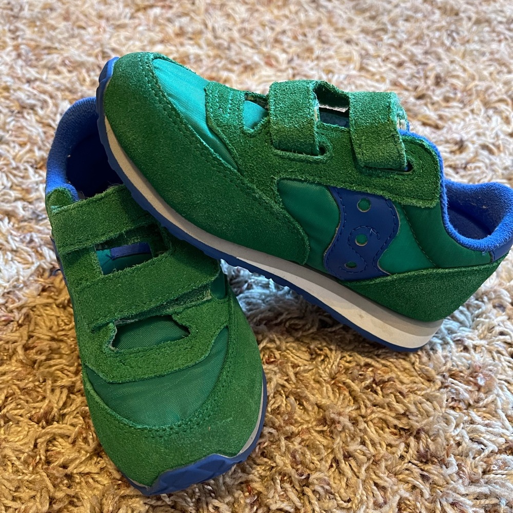 Saucony shoes boys.